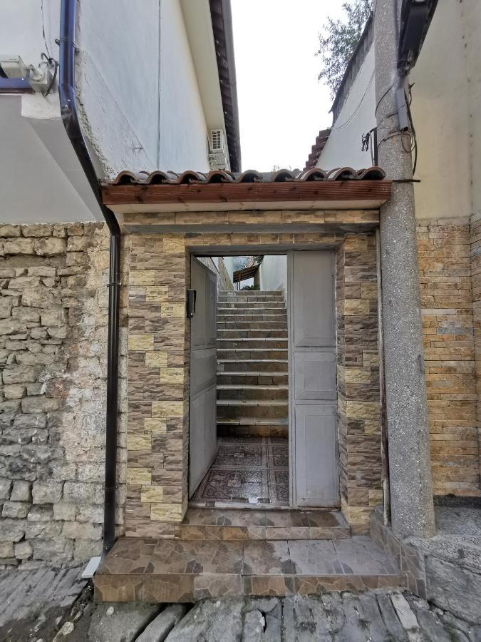 Bed and Breakfast Bujtina Valgent Berat Zewnętrze zdjęcie